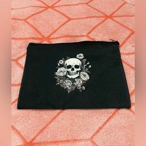 Canvas Skull Print Make Up Pouch 💀NWOT🥀